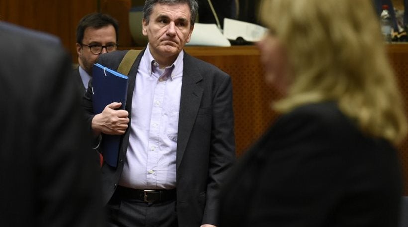 Η κυβέρνηση δίνει μείωση αφορολόγητου και αύξηση ΦΠΑ αλλά οι δανειστές δεν συγκινούνται… – Χάνεται το τρένο της ποσοτικής χαλάρωσης και έρχονται εκλογές;